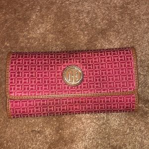 ✨2/$15✨ Tommy Hilfiger wallet